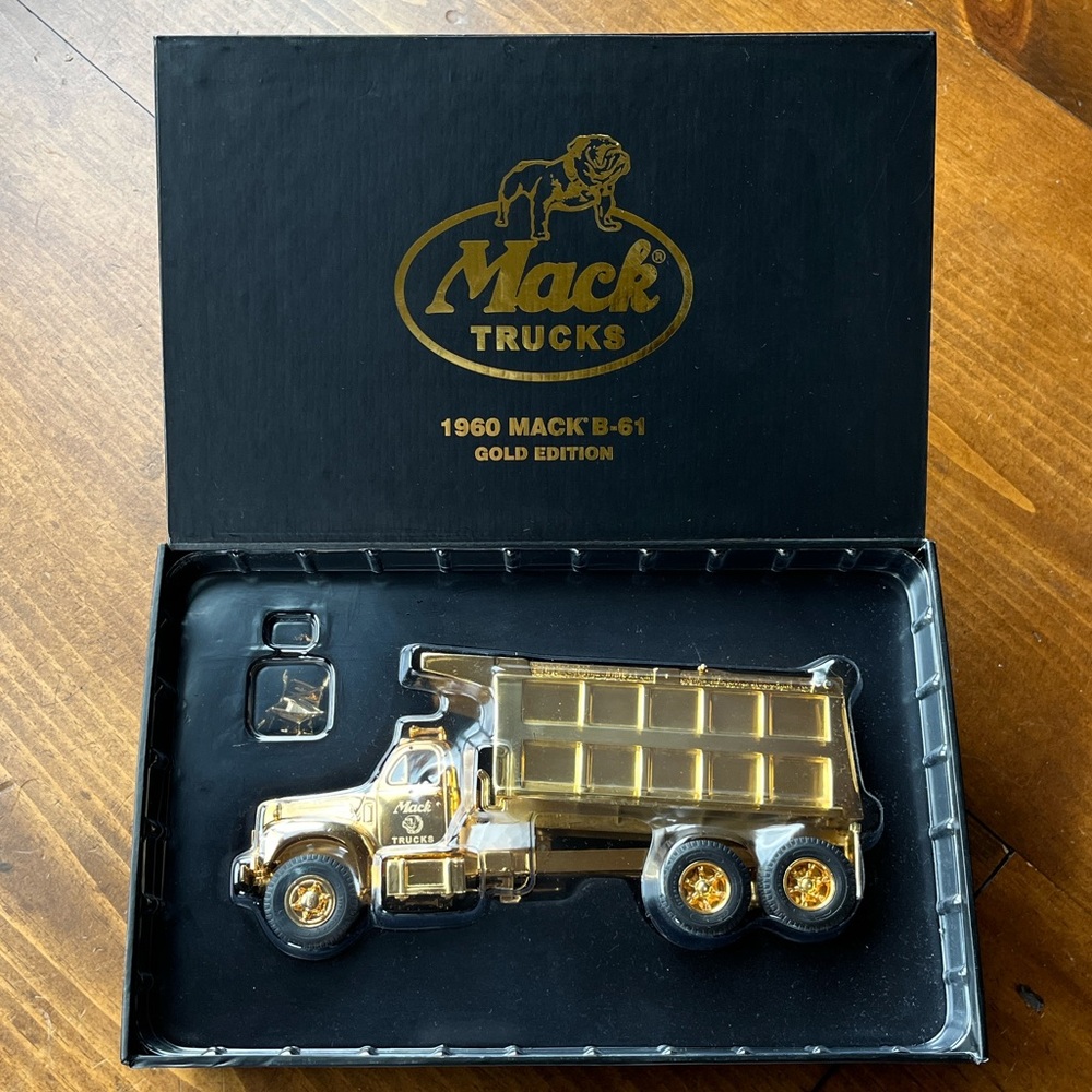 First Gear 1/34 Diecast 1960 Mack B-61 Dump Truck Gold Edition